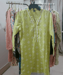 Kishwer Zainab – Lime Green Printed Kurti with Lace Neckline